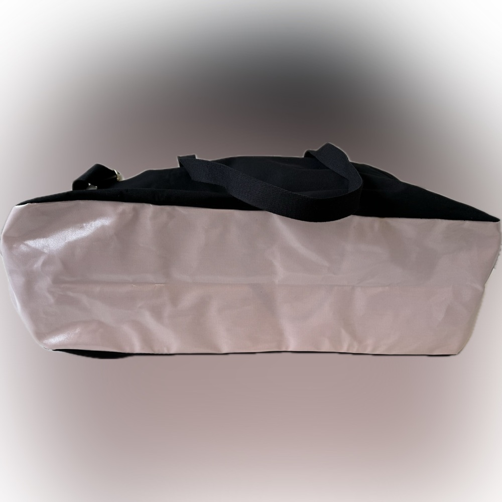 NWT Victoria’s Secret Weekender Gym Bag - Picture 5 of 11